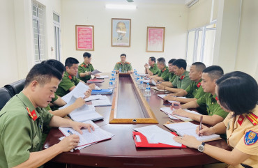 Đồng chí Giám đốc Công an tỉnh làm việc với Công an thành phố Hà Tĩnh về kết quả công tác Công an 9 tháng đầu năm