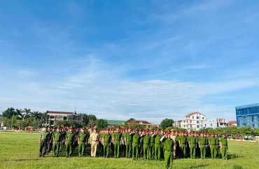 Công an thành phố Hà Tĩnh tổ chức kiểm tra, đánh giá kết quả công tác tập huấn Điều lệnh, quân sự, võ thuật năm 2023